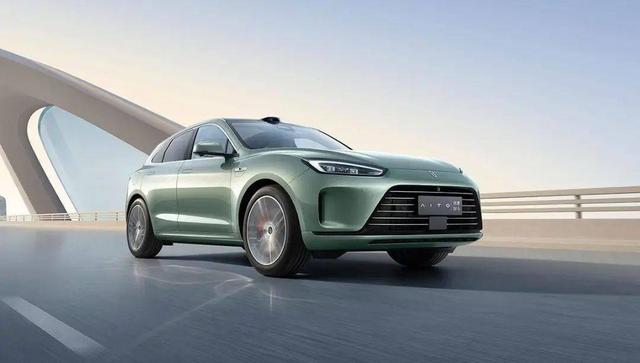 赛力斯：12 月销量31490辆，全年销量106703辆
